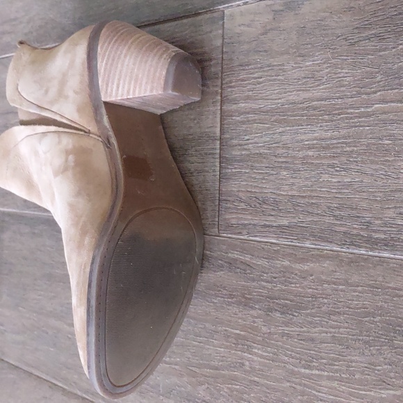 Lucky Brand Jana ankle suede boot, 2.5" heel, 7 1/2, like new - Picture 6 of 10